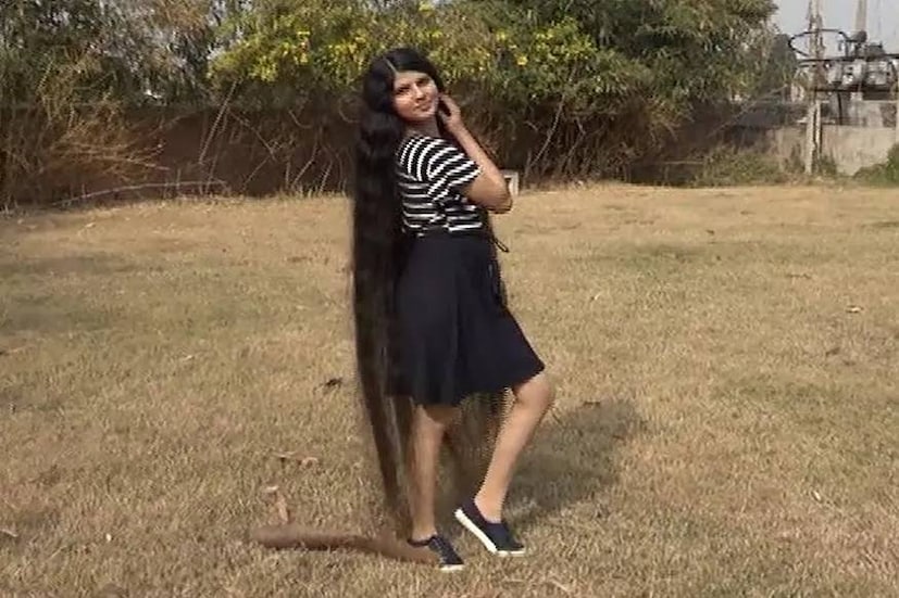  നീളമേറിയ മുടി തനിക്കൊരിക്കലും ഒരു ബുദ്ധിമുട്ടായിരുന്നില്ലെന്നാണ് നിലാൻഷ പറയുന്നത്. മുടിയുടെ പരിചരണം പൂർണ്ണമായും അമ്മയാണ് നോക്കുന്നതെന്നും ഈ പെൺകുട്ടി പറയുന്നു