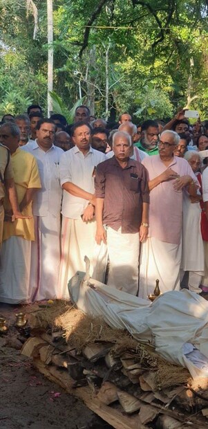  സംഘപരിവാർ പ്രസ്ഥാനത്തിന് വേണ്ടി ജീവിതം ഉഴിഞ്ഞു വെച്ച അപൂർവം വെക്തിതങ്ങളിൽ ഒന്നാണ് പി പരമേശ്വരൻ എന്ന് മധ്യപ്രദേശ് മുൻ മുഖ്യമന്ത്രി ശിവരാജ് സിങ് ചൗഹാൻ പറഞ്ഞു