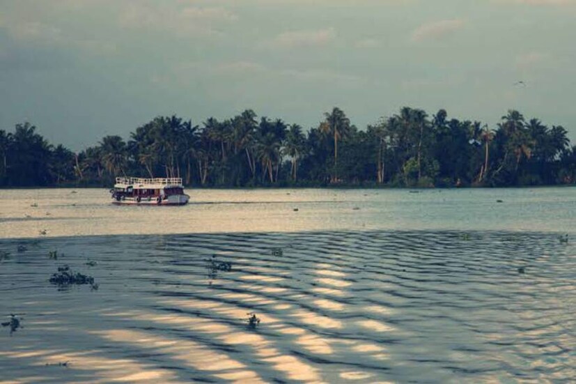  ജല ദൗർലഭ്യം മൂലം വേമ്പനാട്ട് കായലിൽ ഉപ്പിന്റെ തോത് അസാധാരണമാം ഉയരുന്നു.