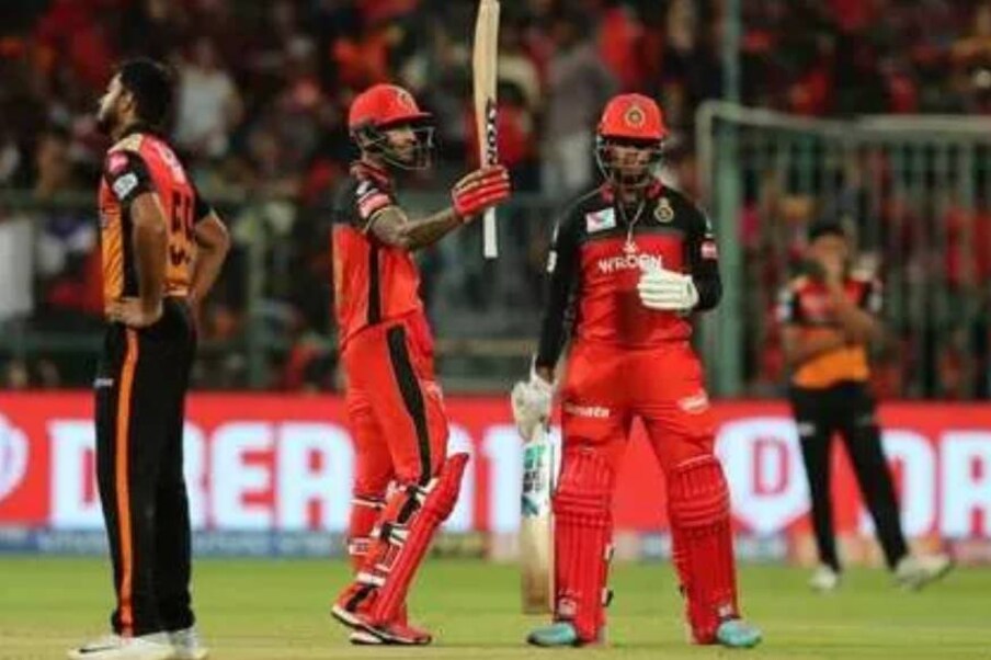  അക്കൗണ്ട് ഹാക്ക് ചെയ്യപ്പെട്ടതാണെന്ന് ചിലർ സംശയം ഉന്നയിക്കുമ്പോൾ മാറ്റങ്ങളുടെ ഭാഗമായുളള നീക്കമാണിതെന്നാണ് മറുവാദം