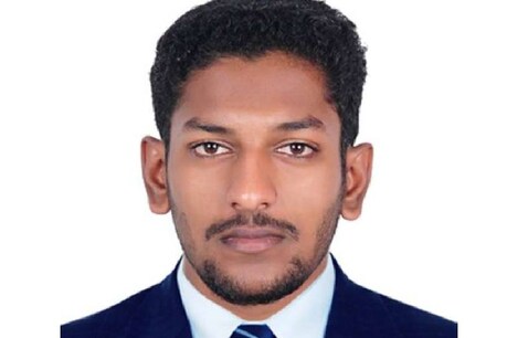 ദുബായില് മലയാളി എന്ജിനീയര് കെട്ടിടത്തില്നിന്ന് വീണുമരിച്ചു; മരിച്ചത് മലപ്പുറം സ്വദേശി ദുബായില് മലയാളി എന്ജിനീയര് കെട്ടിടത്തില്നിന്ന് വീണുമരിച്ചു; മരിച്ചത് മലപ്പുറം സ്വദേശി