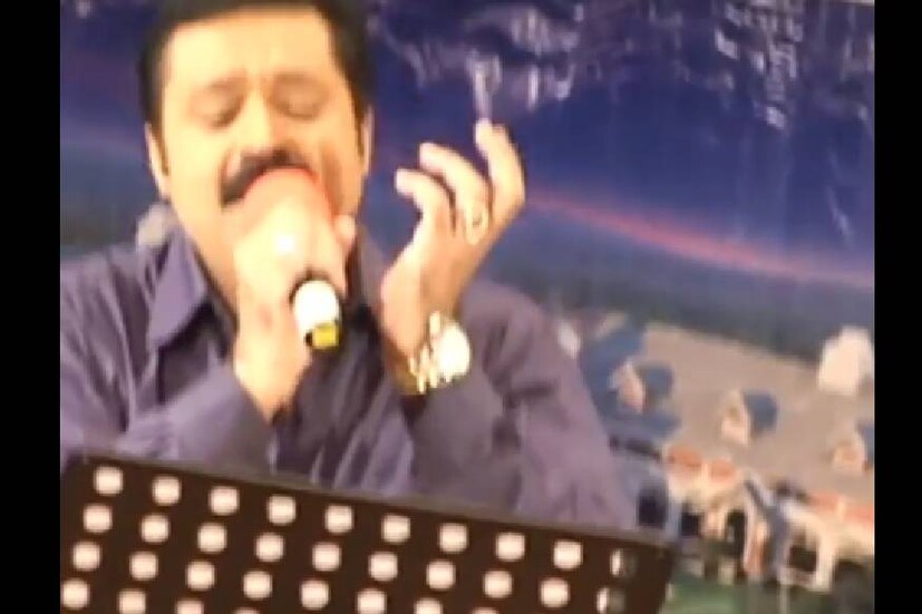  "അവർക്ക് നന്നായിട്ടറിയാം, എന്തുകൊണ്ടാണ് ഞാൻ സഹകരിക്കാത്തതെന്ന്. ഒരു ഗ്രൂപ്പിലെ ഒരുപാട് പ്രശ്നങ്ങൾക്ക് എതിരു നിന്നതുകൊണ്ടല്ല." സുരേഷ് ഗോപി പറയുന്നു. 1997ൽ ഗൾഫിൽ അവതരിപ്പിച്ച പരിപാടിയായിരുന്നു 'അറേബ്യൻ ഡ്രീംസ്'. നാട്ടിൽ എത്തിയപ്പോൾ തിരുവനന്തപുരത്ത് കാൻസർ സെന്റർ, കണ്ണൂർ കളക്ടർക്ക് അംഗൻവാടികൾക്ക് കൊടുക്കാൻ വേണ്ടി, പാലക്കാട് കലക്‌ടറുടെ ധനശേഖരണ പരിപാടിയായി അഞ്ച് സ്റ്റേജ് കളിച്ചു