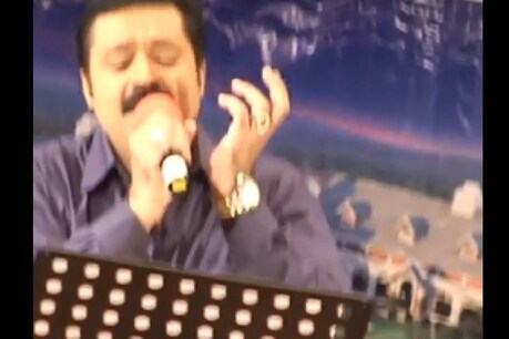 തമിഴ് പാട്ടുപാടി സുരേഷ് ഗോപി; അത്ഭുതപ്പെട്ട് അജു വർഗീസ് തമിഴ് പാട്ടുപാടി സുരേഷ് ഗോപി; അത്ഭുതപ്പെട്ട് അജു വർഗീസ്