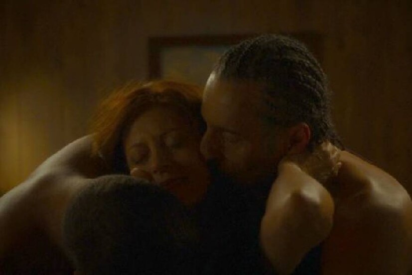 രണ്ടു നായകന്മാരുമായി ഹോട്ട് സീനുകളിൽ നായിക പ്രത്യക്ഷപ്പെടുന്ന ചിത്രങ്ങൾ വൈറലാവുന്നു. ഹോട്ട് നായിക സൂസൻ സരൺടൺ ആണ് ഈ വിവാദ രംഗങ്ങളിലെ അഭിനേത്രി രണ്ടു നായകന്മാരുമായി ഹോട്ട് സീനുകളിൽ നായിക പ്രത്യക്ഷപ്പെടുന്ന ചിത്രങ്ങൾ വൈറലാവുന്നു. ഹോട്ട് നായിക സൂസൻ സരൺടൺ ആണ് ഈ വിവാദ രംഗങ്ങളിലെ അഭിനേത്രി