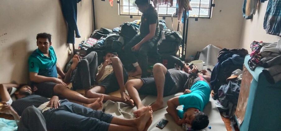  ഒഎൽഎക്സിൽ പരസ്യം കണ്ട് ഏജൻസിയെ സമീപിച്ച സംസ്ഥാനത്തിൻ്റെ വിവിധ ഭാഗങ്ങളിലുളള 15 യുവാക്കളാണ് തട്ടിപ്പിന് ഇരയായത്. ഒരാളില്‍ നിന്നും ഒരു ലക്ഷത്തി മുപ്പതിനായിരം രൂപയാണ് ഏജന്‍സി വാങ്ങിയത്. അങ്ങനെ 15 പേരില്‍ നിന്നും പത്തൊന്‍പത് ലക്ഷത്തി അന്‍പതിനായിരം രൂപ.