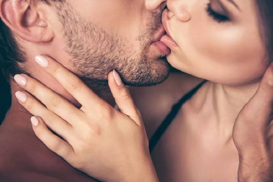 Kiss Day 2020 | വാർത്തകളിൽ ഇടംനേടിയ ചുടുചുംബനങ്ങൾ