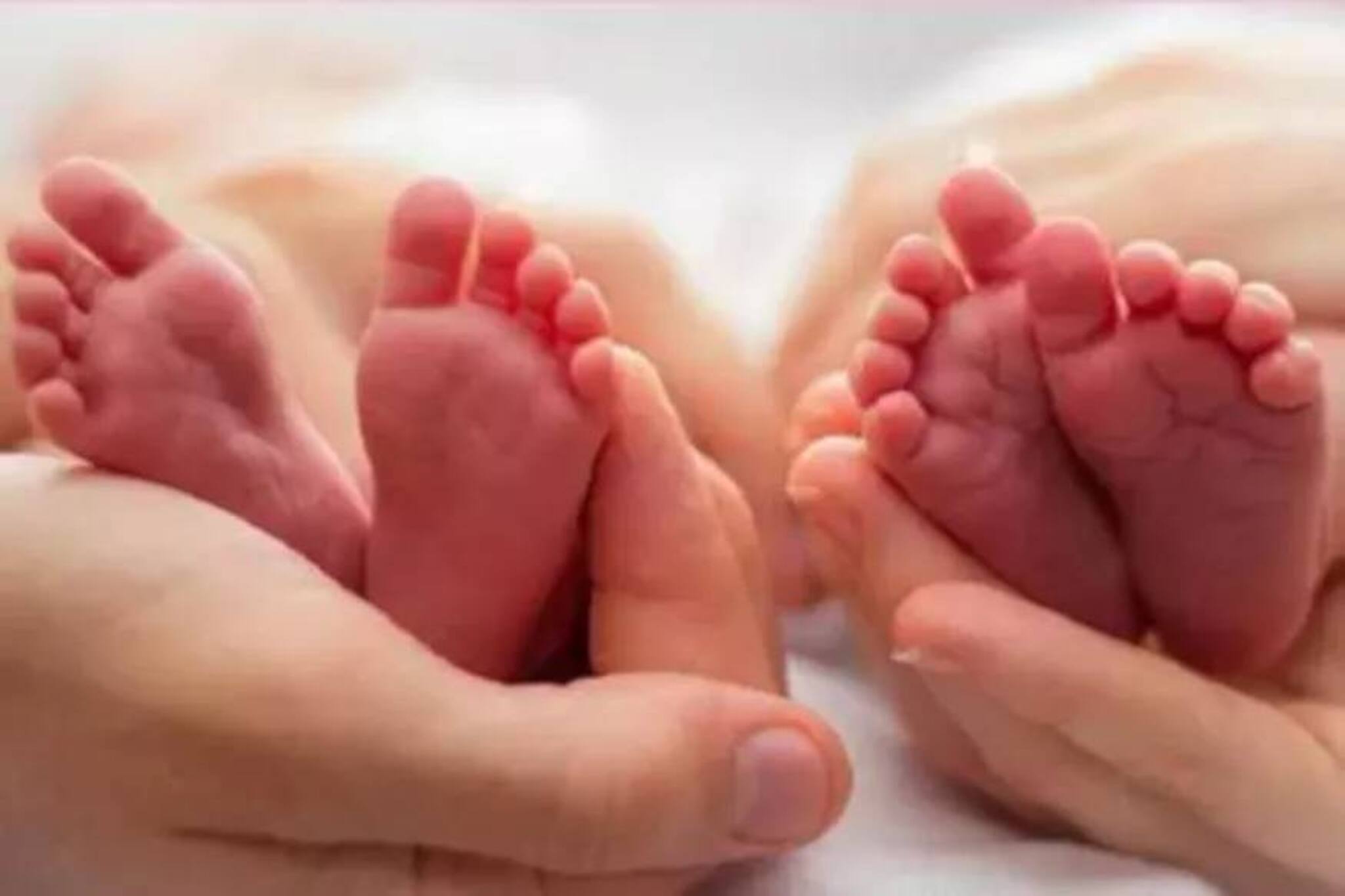ഉപരിപഠനത്തിന് പോകണം; നാല് മാസം പ്രായമുള്ള ഇരട്ടക്കുട്ടികളെ ഭർത്താവിന്‍റെ വീട്ടിൽ ഉപേക്ഷിച്ച് യുവതി പോയി