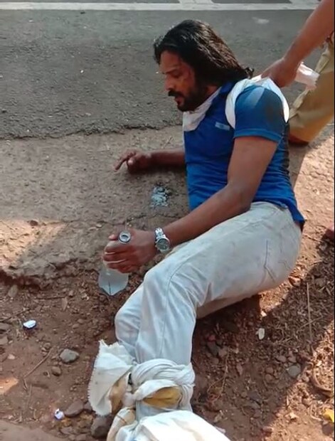  പിടിയിലായിട്ടും കുതറിമാറാൻ ശ്രമിച്ച യുവാവിനെ കയ്യും കാലും ബന്ധിച്ചാണ് സ്റ്റേഷനിലെത്തിച്ചത്.