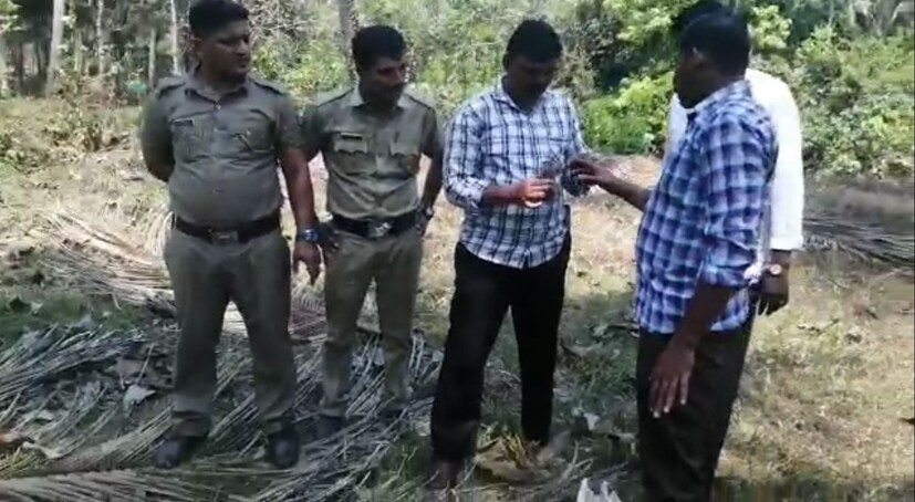  തുടർന്ന് നടത്തിയ പരിശോധനയിലാണ് പൈപ്പ് ബോംബാണെന്ന് സ്ഥിരീകരിച്ചത്.