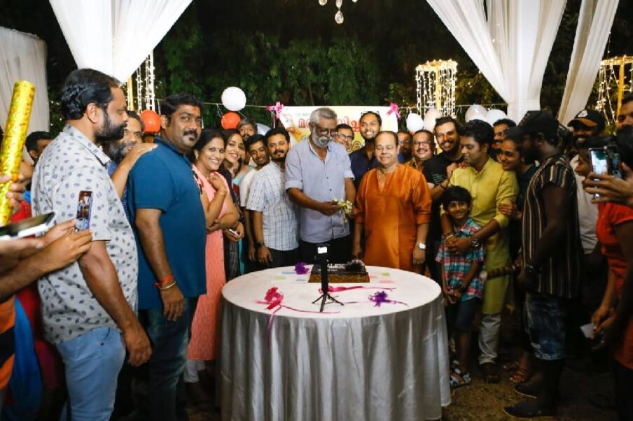  പാണ്ട ഡാഡ് പ്രൊഡക്ഷൻസിന്റെ ബാനറിൽ ഒരുങ്ങുന്ന ചിത്രമാണ് സുനാമി
