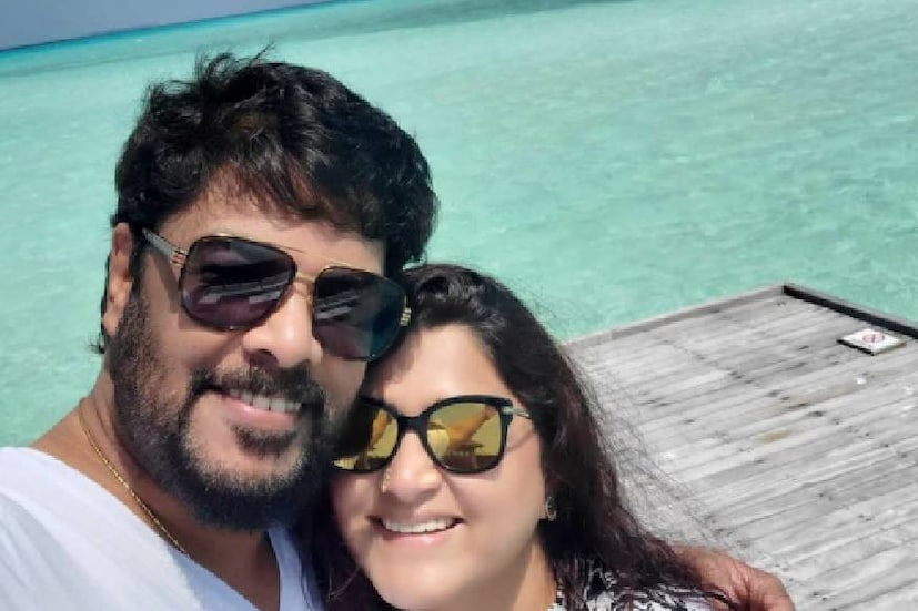  കൊൽക്കത്ത മുഖ്യമന്ത്രി മമത ബാനർജി വിഷയത്തിൽ ഇടപെടണമെന്നും ഖുശ്ബു പറയുന്നു. വിവിധ ട്വീറ്റുകളിലാണ് ഖുശ്ബു ഇക്കാര്യം പറഞ്ഞത്.