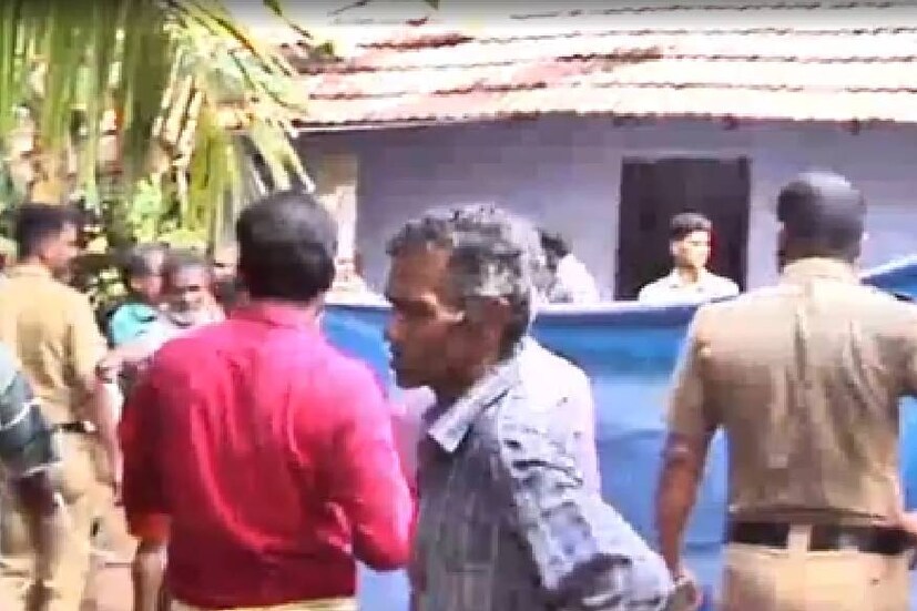  പാലക്കാട്: നെന്മാറ ചേരാമംഗലത്ത് കൂട്ട ആത്മഹത്യ. അമ്മയെയും രണ്ട് മക്കളെയും വീട്ടില്‍ പൊള്ളലേറ്റ് മരിച്ച നിലയില്‍ കണ്ടെത്തി. 