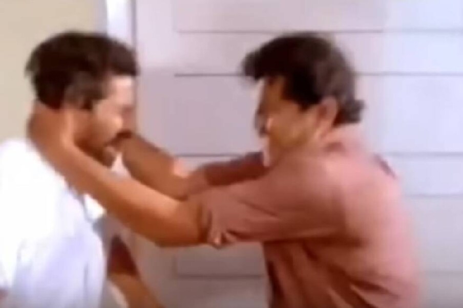  ടി.എസ്. സുരേഷ് ബാബു സംവിധാനം ചെയ്ത 1992ലെ 'മാന്യന്മാർ' സിനിമയിലും മുകേഷും ജഗദീഷും ഉണ്ട്