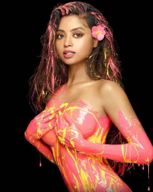  പെയിൻറ്റഡ് പ്രിൻസസ് എന്ന ഈ പ്രൊജക്റ്റിന്റെ ഭാഗമായി ചിത്രങ്ങൾ വിറ്റുകിട്ടുന്ന മുഴുവൻ തുകയും പ്രജ്വല എന്ന എൻ.ജി.ഒ.യുടെ കീഴിൽ ലൈംഗികതൊഴിലിലേക്കും കച്ചവടത്തിലേക്കും തള്ളിയിടപ്പെട്ട സ്ത്രീകളുടെ പുനരുജ്ജീവനത്തിനായി വിനിയോഗിക്കും