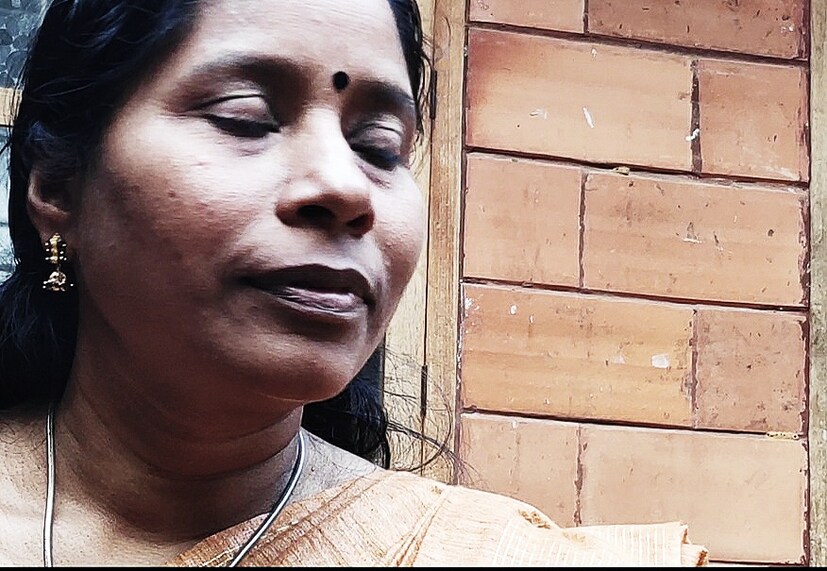  ആവശ്യങ്ങൾ അനവധി പക്ഷേ- ദുർബലരായ ഈ മനുഷ്യർക്ക് തങ്ങളുടെ ദയനീയ മായ രോഗാവസ്ഥയിൽ ഒരുപാട് സ്വാന്തനം വേണ്ടതുണ്ട് എന്ന് തിരിച്ചറിവ് സരസ്വതിയുടെ വേവലാതികളെ വർദ്ധിപ്പിക്കുകയാണ്. പോഷക ആഹാര വിതരണം പെൻഷൻ അങ്ങനെ ചില കാര്യങ്ങൾ ലഭ്യമായിട്ടുണ്ട് എന്നത് ശരിയാണ്. എന്നാൽ അരിവാൾ രോഗികളുടെ പ്രത്യേക രോഗവസ്ഥ യെ തിരിച്ചറിഞ്ഞ് ചികിൽസിക്കാനുള്ള പ്രത്യേക ഇടമൊരുക്കാൻ തയ്യാറാവണം എന്ന ആവശ്യം നടത്തിയിയെടുക്കാൻ കഴിയണം. അതിനുള്ള പരിശ്രമങ്ങളിലാണ് സരസ്വതി