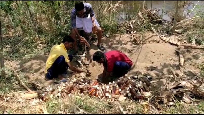  എക്സൈസ് ഇന്റലിജൻസ് വിഭാഗത്തിന് പുറമെ അഗളി റേഞ്ചും, ജനമൈത്രി സ്‌ക്വാഡും സംയുക്തമായി നടത്തിയ റെയ്ഡിൽ  കോട്ടത്തറയിൽ നിന്നുമാണ് വലിയ മദ്യ ശേഖരം പിടികൂടിയത്.