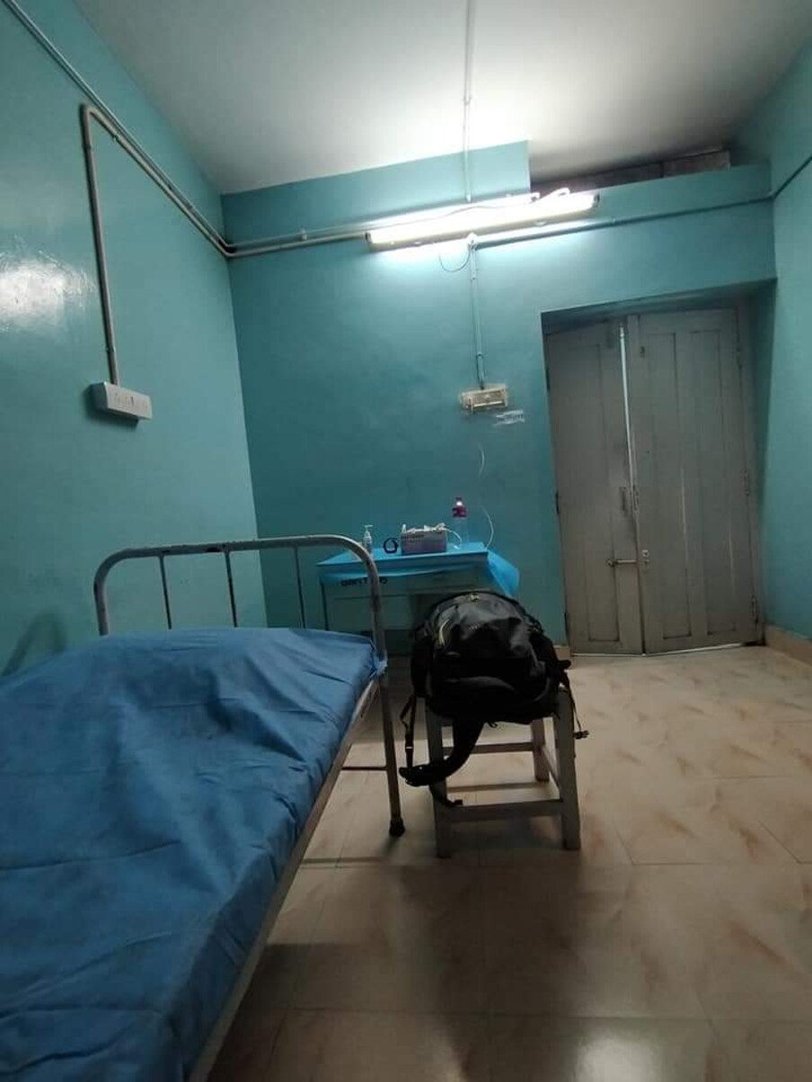  എന്നാല്‍, കൊറോണ ഭീതി ശക്തമായ പശ്ചാത്തലത്തില്‍ കൊവിഡ് 19 സംശയത്തെ തുടര്‍ന്ന് അഛൻ ചികിത്സയിൽ കഴിഞ്ഞ മെഡിക്കൽ കോളേജ് ആശുപത്രിയില്‍ സ്വമേധയാ റിപ്പോര്‍ട്ട് ചെയ്ത് ഐസോലേഷനില്‍ പ്രവേശിച്ചു.