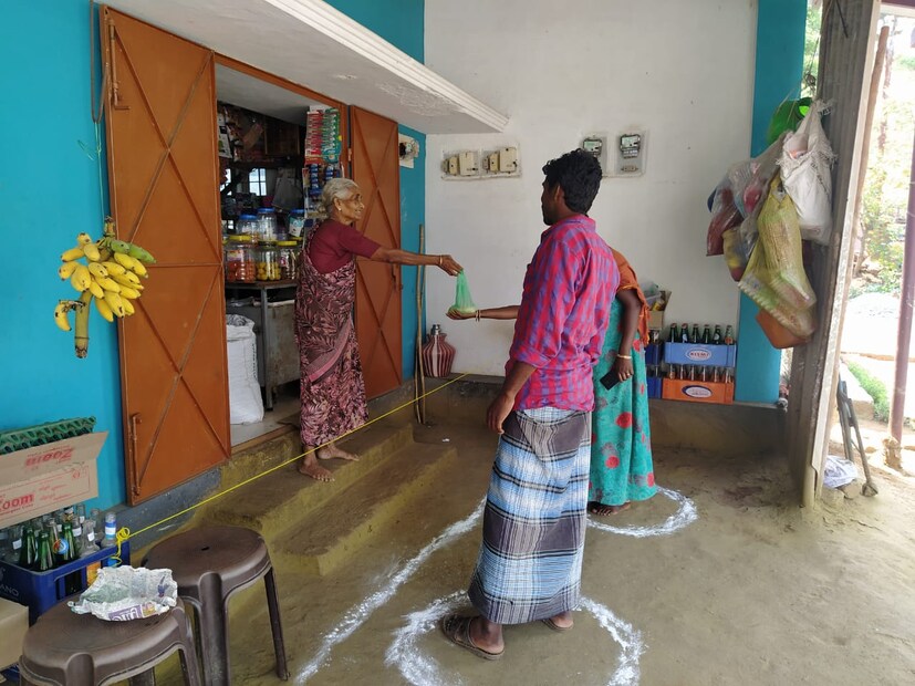  വീട്ടിലേയ്ക്കുള്ള അവശ്യസാധനങ്ങൾ വാങ്ങാൻ രാവിലെ ഏഴു മുതൽ വൈകീട്ട് 5 വരെയേ കടകൾ തുറക്കാൻ പാടുള്ളു. അതു കൊണ്ടു തന്നെ ഈ സമയങ്ങളിൽ തിരക്ക് കൂടാൻ സാധ്യതയുണ്ട്.