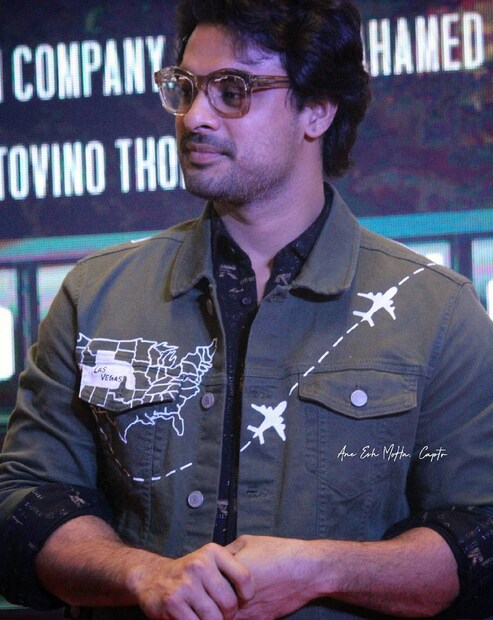  സിനു സിദ്ധാർഥ് ക്യാമറ ചലിപ്പിക്കുന്ന ചിത്രത്തിന്റെ സംഗീത സംവിധാനം സൂരജ് എസ്. കുറുപ്പ്