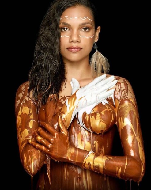  ഇത് ഡബ്‌സ്‌ യുനുപിങ്. ഓസ്‌ട്രേലിയയിലെ കൂറി വിഭാഗത്തിന്റെ ഉന്നമനത്തിനായും സ്ത്രീകൾക്കും കുട്ടികൾക്കും എതിരെയുള്ള ആക്രമണം തടയാനും വേണ്ടിയാണ് ഇവർ ഈ പ്രൊജക്റ്റിന്റെ ഭാഗമായത്