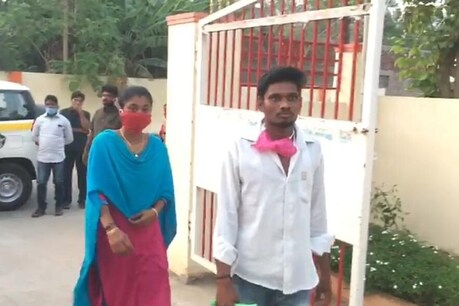 പ്രണയത്തിന് എന്ത് ലോക്ക്ഡൗൺ: കാമുകനെ വിവാഹം ചെയ്യാൻ യുവതി നടന്നെത്തിയത് 60 കിലോമീറ്റർ പ്രണയത്തിന് എന്ത് ലോക്ക്ഡൗൺ: കാമുകനെ വിവാഹം ചെയ്യാൻ യുവതി നടന്നെത്തിയത് 60 കിലോമീറ്റർ