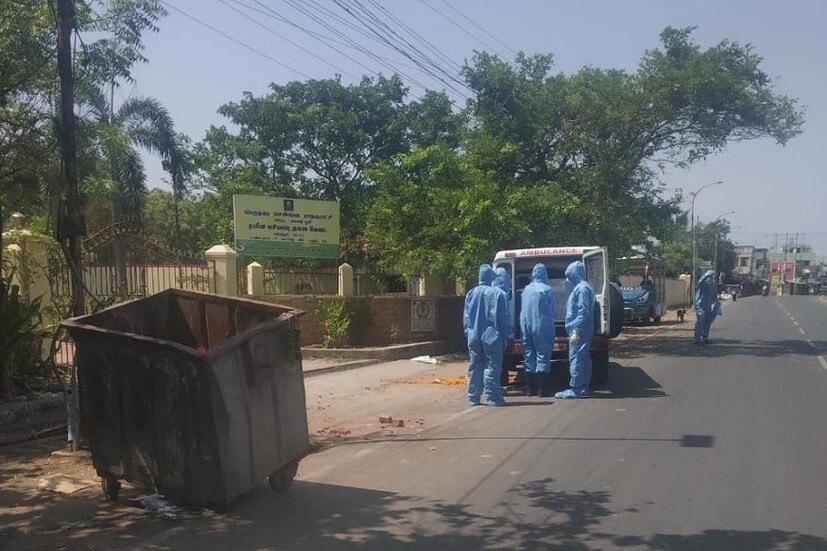  ന്യൂഹോപ്പ് പ്രൈവറ്റ് ഹോസ്പിറ്റൽ സ്ഥാപകനും ആരോഗ്യ സംരഭകനുമായ ഡോ. സൈമൺ ഹെർക്കുലിസിന്റെ മൃതദേഹവുമായെത്തിയ ആംബൂലന്‍സിന് നേരെയാണ് ആക്രമണം ഉണ്ടായത്.