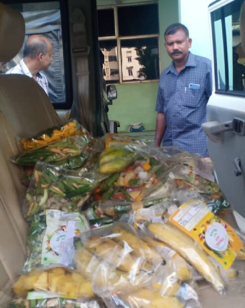  കൊച്ചി നഗര പരിധിയിലുള്ള വീടുകളിലും ഫ്ലാറ്റുകളിലുമാണ് സി.എം.എഫ്.ആർ.ഐയുടെ അരിഞ്ഞ പച്ചക്കറി കിറ്റുകള്‍ ലഭ്യമാകുക. സി.എം.എഫ്.ആർ.ഐയുടെ കീഴില്‍ പ്രവര്‍ത്തിക്കുന്ന കൃഷി വിജ്ഞാനപന കേന്ദ്രമാണ് അരിഞ്ഞ പച്ചക്കറി കിറ്റുകള്‍ വിപണിയിലെത്തിക്കുന്നത്