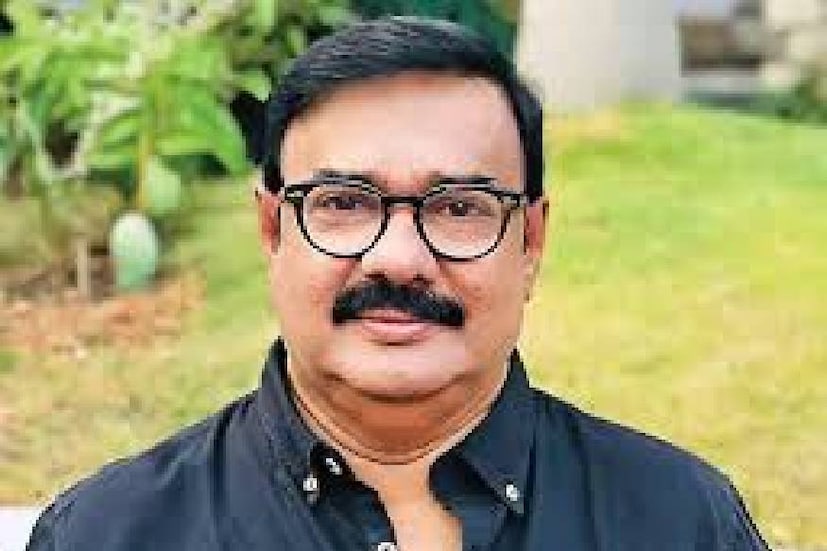  'ജവഹർ നഗറിലുള്ള റേഷൻ കടയിലേക്ക് നടന്നു പോകുമ്പോൾ എതിരെ വന്ന ആൾ ചോദിച്ചു. എങ്ങോട്ടാ?  റേഷൻ വാങ്ങാൻ ആണെന്ന് പറഞ്ഞപ്പോൾ 'സാറിനൊക്കെ നാണമില്ലേ റേഷനരി വാങ്ങാൻ' എന്നായിരുന്നു പ്രതികരണം'