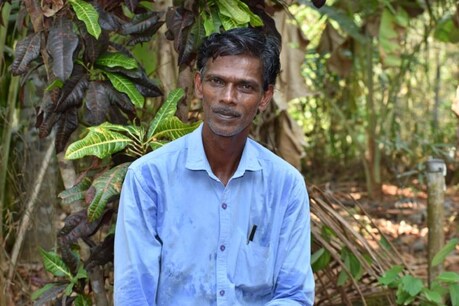 കൊറോണക്കാലത്ത് സോഷ്യല്മീഡിയയില് തരംഗമായ പാട്ടിന് പിന്നിലെ കഥ കൊറോണക്കാലത്ത് സോഷ്യല്മീഡിയയില് തരംഗമായ പാട്ടിന് പിന്നിലെ കഥ