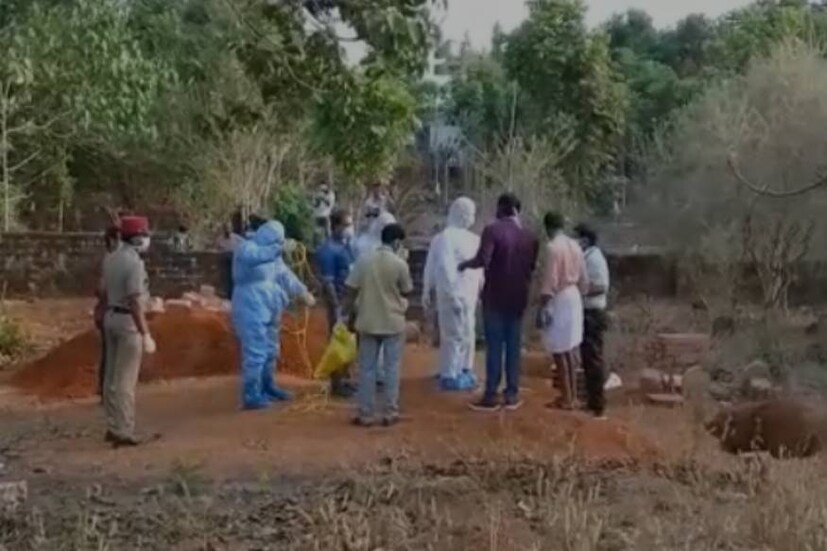  കണ്ണൂർ പരിയാരം കോരൻപീടിക ജുമസ്ജിദിന് കീഴിലുളള ഖബർസ്ഥാനിലാണ് ഖബറടക്കം നടന്നത്.