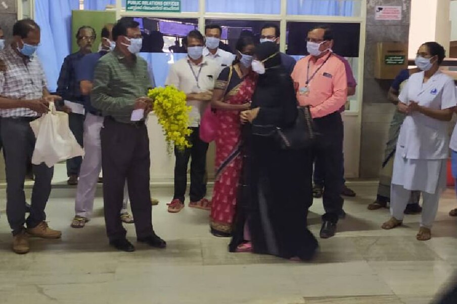  മാർച്ച് 20നു രാത്രി കാസർകോട് ജില്ലാ ആശുപത്രിയിൽ നിന്നാണ്‌ ഇവരെ കോവിഡ് പോസിറ്റീവ് ആണ് എന്ന് കണ്ടെത്തിയത്. ഉടൻ തന്നെ കണ്ണൂർ ഗവ. മെഡിക്കൽ കോളജിലേക്ക് മാറ്റുകയും ചെയ്തു. ഗർഭിണികൾക്കും അതിൽ ഒരു യുവതിയുടെ രണ്ടു വയസ്സിനടുത്തു പ്രായമുള്ള മകനും അടക്കമുള്ള എല്ലാ രോഗികൾക്കും കമ്മ്യൂണിറ്റി കിച്ചൻ മുഖേന ഭക്ഷണവും മറ്റ് അത്യാവശ്യം വേണ്ട സാധനങ്ങളും നൽകി.