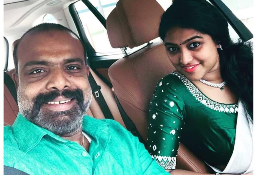  45കാരനായ ചെമ്പൻ വിനോദ് ജോസ്, സൈക്കോളജിസ്റ്റായ ഭാര്യ മറിയത്തിന് പ്രായം 25 വയസ്സ്. ലോക്ക്ഡൗണിനിടെ ഏപ്രിൽ 28ന് ഒരു സോഷ്യൽ മീഡിയ പോസ്റ്റിലൂടെയാണ് ചെമ്പൻ വിവാഹക്കാര്യം ഏവരെയും അറിയിച്ചത്. എന്നാൽ ഈ പ്രതിസന്ധിക്കാലഘട്ടത്തിലും ചെമ്പന് നേരെയുള്ള വിമർശനത്തിന് കുറവൊന്നുമുണ്ടായില്ല. 'ചെറിയ പെണ്ണിനെ' കെട്ടിയതാണ് വിമർശകരുടെ പ്രശ്നം. എന്നാലിപ്പോൾ ചെമ്പൻ എല്ലാത്തിനും മറുപടി നൽകുന്നു