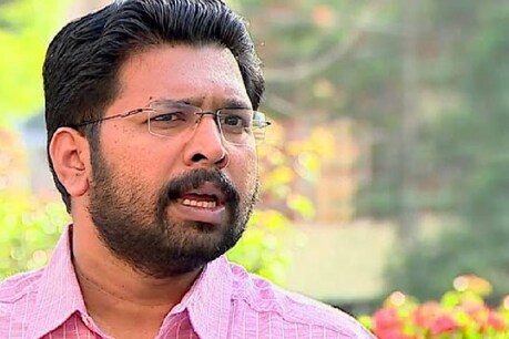 'ശിവശങ്കർ ചാവേറാകുകയാണ്; കരാറിന്റെ നടത്തിപ്പുകാരൻ മുഖ്യമന്ത്രി തന്നെ': കെ.എസ് ശബരീനാഥൻ 'ശിവശങ്കർ ചാവേറാകുകയാണ്; കരാറിന്റെ നടത്തിപ്പുകാരൻ മുഖ്യമന്ത്രി തന്നെ': കെ.എസ് ശബരീനാഥൻ