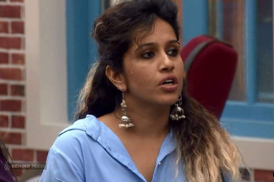  ആ വേർപിരിയൽ ഒരു ഷോക്ക് ആയിരുന്നെങ്കിലും അയാൾ പോയതിൽ സന്തോഷമേയുള്ളൂ എന്നും അങ്ങനെ ഒരാൾക്കൊപ്പം ജീവിക്കാൻ സാധിക്കില്ലായിരുന്നെന്നും രഞ്ജിനി പറയുന്നു. അതിന് ശേഷം മറ്റൊരാളെ വിശ്വസിക്കാൻ തന്നെക്കൊണ്ടായില്ലെന്നും രഞ്ജിനി പറയുന്നു