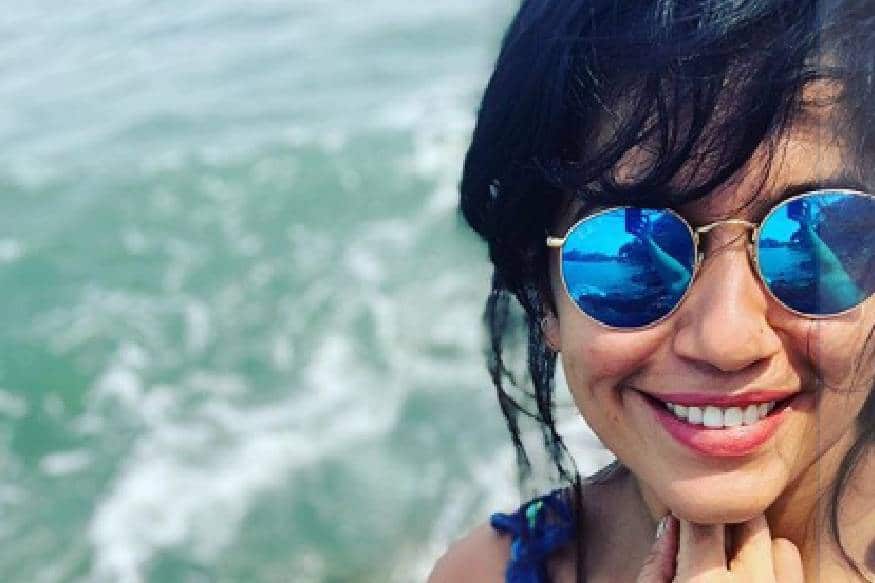  ഒന്ന് കാണണമെന്ന് പറഞ്ഞ ശേഷം, അയാളുടെ വീട്ടിൽ അവളെയും കൂട്ടി പോയി. ഞാൻ പിന്മാറുന്നു, പക്ഷെ കുട്ടിക്ക് വേണമെങ്കിൽ ഈ ബന്ധം ഇയാളുമൊത്തു തുടരാം എന്ന് പെൺകുട്ടിയോട് രഞ്ജിനി പറഞ്ഞു. ദേഷ്യത്തിൽ അയാളുടെ വീട്ടിലെ പലതും തല്ലിപ്പൊട്ടിച്ചു. തീർന്നില്ല