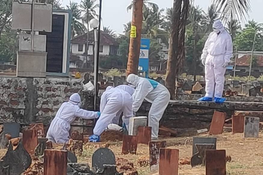 മഞ്ചേരി സ്വദേശികളുടെ മകളായ നാലുമാസം പ്രായമുള്ള കുട്ടി പുലർച്ചെയാണ് കോഴിക്കോട് മെഡിക്കൽ കോളജിൽ മരണമടഞ്ഞത്. മഞ്ചേരി സ്വദേശികളുടെ മകളായ നാലുമാസം പ്രായമുള്ള കുട്ടി പുലർച്ചെയാണ് കോഴിക്കോട് മെഡിക്കൽ കോളജിൽ മരണമടഞ്ഞത്.