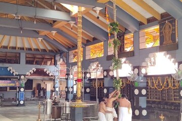 തൃശ്ശൂർ പൂരം കൊടിയേറി; ചടങ്ങുകളിൽ പങ്കെടുത്തത് അഞ്ചുപേർ മാത്രം