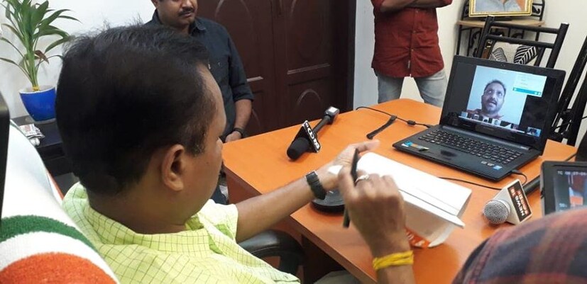  ബിജെപിയുടെ സഹായവിതരണപദ്ദതിയുടെ ഏകോപനവും ഓൺലൈൻ വഴിയാണ് നടക്കുന്നത്.