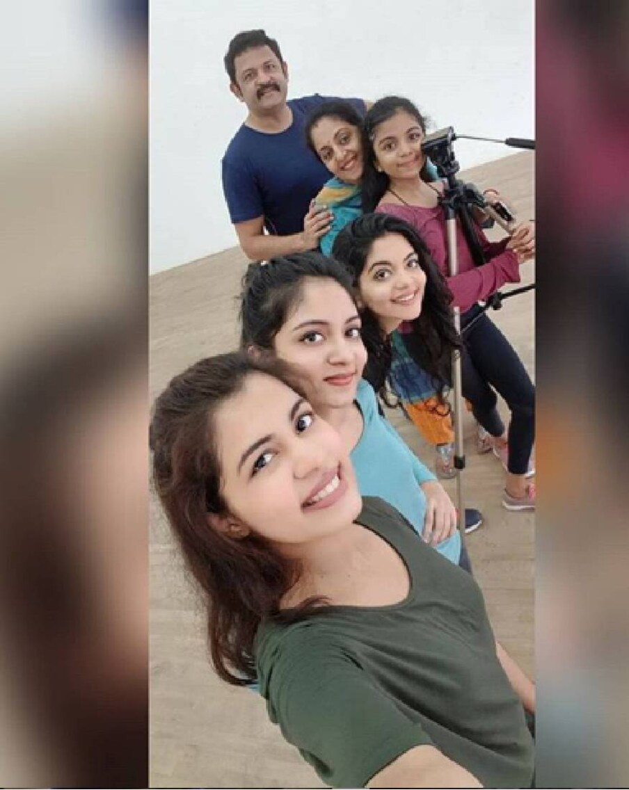  കൃഷ്ണകുമാറും സിന്ധുവും മക്കളും