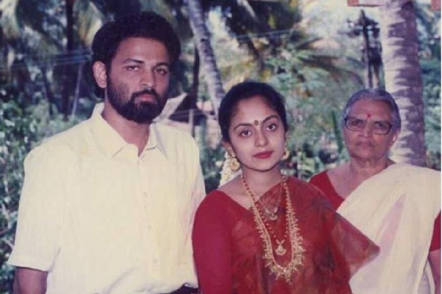  പ്രണയ വിവാഹമായിരുന്നു ഇവരുടേത്. വിവാഹനിശ്ചയ ദിനത്തിൽ ഷൂട്ടിംഗ് സെറ്റിൽ നിന്നുമാണ് കൃഷ്ണകുമാർ എത്തിയത്