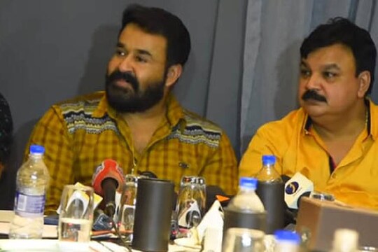 മോഹൻലാലും ഇടവേള ബാബുവും 