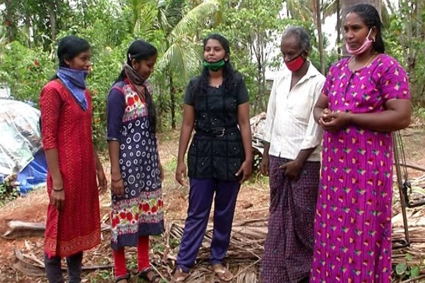  ചേച്ചിക്ക് പിന്നാലെ രണ്ട് അനിയത്തിമാരും തെങ്ങിൽ കയറാൻ തുടങ്ങിയിട്ടുണ്ട്. ശ്രീകലക്കും ശ്രീകുമാരിക്കും ചേച്ചി തന്നെ ആണ് ഇപ്പോഴും റോൾ മോഡൽ.ഇല്ലായ്മകൾക്ക് നടുവിലും 3 പെൺകുട്ടികളേയും അവർ ആഗ്രഹിക്കുന്ന അത്ര പഠിക്കാനും, അവർസ്വപ്നം കണ്ടത്  എല്ലാം യാഥാർഥ്യമാക്കാൻ വേണ്ട ധൈര്യവും പിന്തുണയും നൽകുന്ന ഇൗ അച്ഛനും അമ്മയ്ക്കും നൽകണം അഭിനന്ദനവും ആദരവും. സ്ത്രീ പുരുഷ സമത്വം വാക്കുകൾ കൊണ്ടല്ല പ്രവൃത്തി കൊണ്ടാണ് യാഥാർത്ഥ്യമാക്കേണ്ടത് എന്ന് തെളിയിക്കുക ആണ് ശ്രീദേവി.