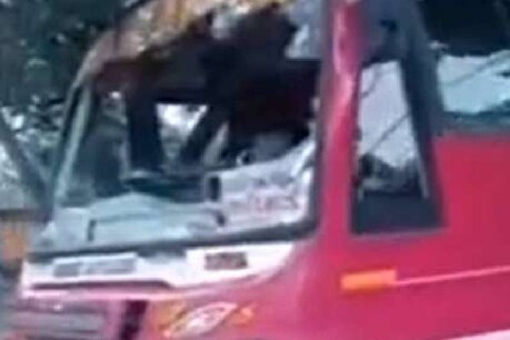 കോഴിക്കോട്ട് സർവീസ് നടത്തിയ സ്വകാര്യ ബസുകൾ അടിച്ചു തകർത്തു; പൊലീസ് അന്വേഷണം തുടങ്ങി കോഴിക്കോട്ട് സർവീസ് നടത്തിയ സ്വകാര്യ ബസുകൾ അടിച്ചു തകർത്തു; പൊലീസ് അന്വേഷണം തുടങ്ങി