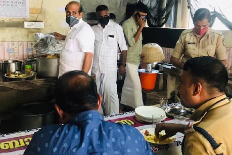 പെരുന്നാൾ ദിനത്തിൽ പൊലീസുകാർക്ക് ബിരിയാണി വിളമ്പി ടി.വി ഇബ്രാഹിം എം.എൽ.എ പെരുന്നാൾ ദിനത്തിൽ പൊലീസുകാർക്ക് ബിരിയാണി വിളമ്പി ടി.വി ഇബ്രാഹിം എം.എൽ.എ