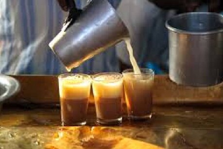 ചായക്കടയിലെയും ജ്യൂസ് കടയിലെയും കുപ്പി ഗ്ലാസ് രോഗപ്പകർച്ചയുണ്ടാക്കും; ഓരോ തവണയും അണുനശീകരണം നടത്തണം ചായക്കടയിലെയും ജ്യൂസ് കടയിലെയും കുപ്പി ഗ്ലാസ് രോഗപ്പകർച്ചയുണ്ടാക്കും; ഓരോ തവണയും അണുനശീകരണം നടത്തണം