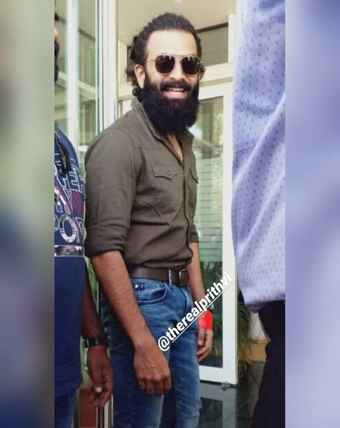  ഷൂട്ടിംഗ് പൂർത്തിയാക്കിയ ശേഷം ജോർദാനിൽ ലഭിച്ച സ്വീകരണ പരിപാടിയിൽ നിന്നും