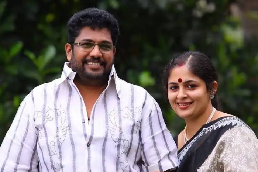 ഫെമിനിസ്റ്റ് വിരോധി, സ്ത്രീകൾ പാചകം അറിഞ്ഞിരിക്കണമെന്ന് വാശി പിടിക്കുന്ന പ്രകൃതം, മേക്കപ്പില്ലാത്ത നടിയോടുള്ള വിമർശനം. ചിത്ര ഷാജി കൈലാസ് ആയി മാറിയ ആനിയുടെ പേരിൽ പ്രചരിക്കുന്ന ട്രോളുകളുടെ പ്രധാന ഉള്ളടക്കമാണിത്. നടി നിമിഷ സജയനുമായുള്ള സംഭാഷണ ശകലം വൈറൽ ആയതോടെ ട്രോൾ ആക്രമണവും കടുത്തു. ഇപ്പോൾ ഒരു മാധ്യമത്തിന് നൽകിയ അഭിമുഖത്തിൽ ആനി വിമർശനങ്ങളോട് പ്രതികരിക്കുന്നു ഫെമിനിസ്റ്റ് വിരോധി, സ്ത്രീകൾ പാചകം അറിഞ്ഞിരിക്കണമെന്ന് വാശി പിടിക്കുന്ന പ്രകൃതം, മേക്കപ്പില്ലാത്ത നടിയോടുള്ള വിമർശനം. ചിത്ര ഷാജി കൈലാസ് ആയി മാറിയ ആനിയുടെ പേരിൽ പ്രചരിക്കുന്ന ട്രോളുകളുടെ പ്രധാന ഉള്ളടക്കമാണിത്. നടി നിമിഷ സജയനുമായുള്ള സംഭാഷണ ശകലം വൈറൽ ആയതോടെ ട്രോൾ ആക്രമണവും കടുത്തു. ഇപ്പോൾ ഒരു മാധ്യമത്തിന് നൽകിയ അഭിമുഖത്തിൽ ആനി വിമർശനങ്ങളോട് പ്രതികരിക്കുന്നു