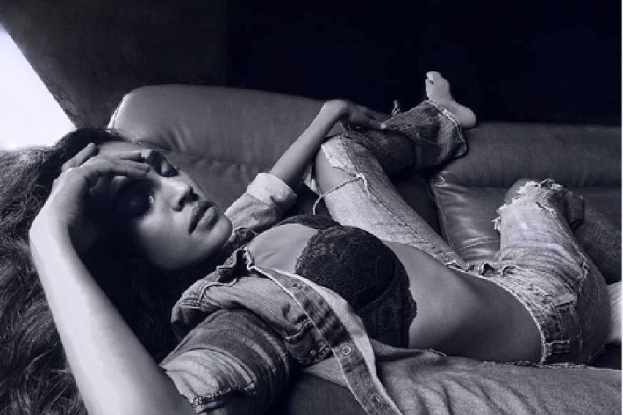  ഷെയ്ൻ നിഗമിന്റെ നായികയായി കിസ്മത്തിൽ എത്തിയ താരമാണ് ശ്രുതി മേനോൻ