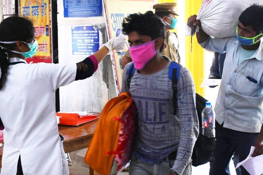  ആറ് ചപ്പാത്തി, വെജിറ്റബിള്‍ കറി, ഒരു പാക്കറ്റ് ബ്രെഡ്, 200 ഗ്രാം ജാം, നാല് കുപ്പി വെള്ളം എന്നിവയടങ്ങുന്ന കിറ്റാണ് ഓരോ തൊഴിലാളികള്‍ക്കും നല്‍കിയത്.