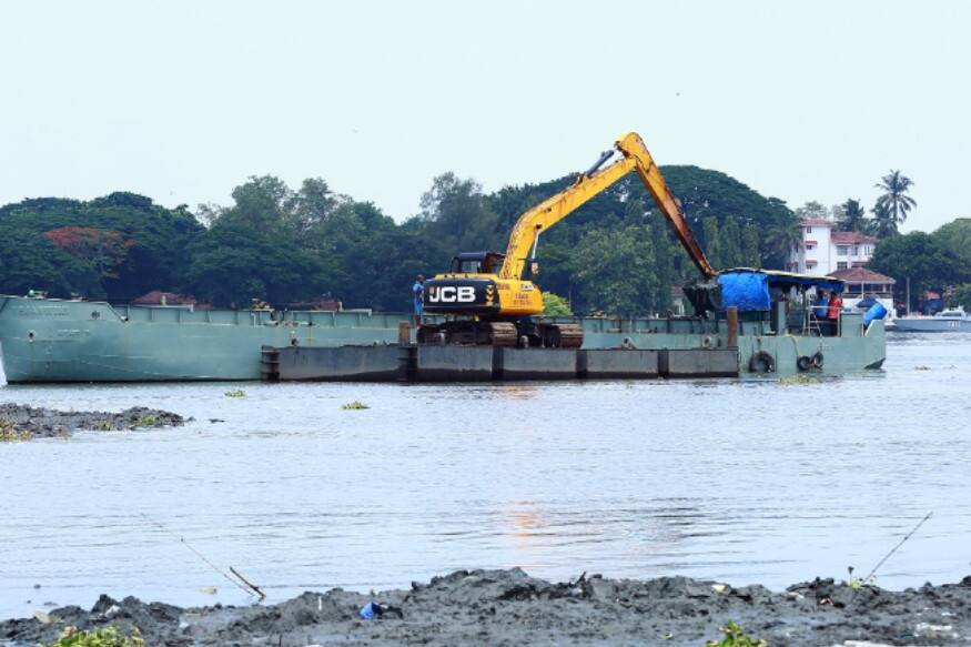  തേവര, ചിലവന്നൂർ, പേരണ്ടൂർ കായൽമുഖങ്ങൾ വൃത്തിയാക്കുന്ന പ്രവർത്തനങ്ങൾക്കൊപ്പം പ്രധാന കനലുകളിലെ തടസ്സങ്ങള്‍ നീക്കുന്നതിനുള്ള പ്രവര്‍ത്തനങ്ങളും പുരോഗമിക്കുകയാണ്. ജില്ലാ ദുരന്തനിവാരണ സമിതി തയ്യാറാക്കിയ ഫ്ലെഡ് സോൺ മാപ്പിന്റെ അടിസ്ഥാനത്തിലാണ് ബ്രേക്ക് ത്രൂ പദ്ധതികൾ നടപ്പാക്കുന്നത്.